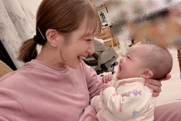 辻希美、“癒しの塊”次女のにっこり笑顔にメロメロ「おしゃべり大好き」「可愛い」 画像