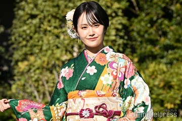 尾碕真花、25歳誕生日に幼少期ショット公開「当時から可愛い」「表情が今と変わらない」と反響 画像