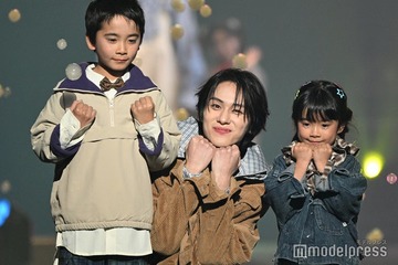 WILD BLUE5人がキッズモデルとランウェイ「癒し空間」「可愛いしかない」と反響【TGC広島2025】 画像