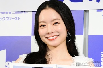 なごみ、シンプル白タンクトップで圧巻スタイル披露「どの角度も完璧」「アクセ使いがオシャレ」の声 画像