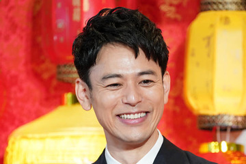 妻夫木聡、佐藤浩市との絆を感じる『ロイヤルファミリー』オフSHOTに反響「めちゃ良い写真」「愛溢れる現場」 画像