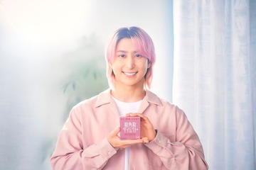 Snow Man佐久間大介、ファンの“声”に救われた経験とは？ピンクの衣装まとい新CM登場 画像