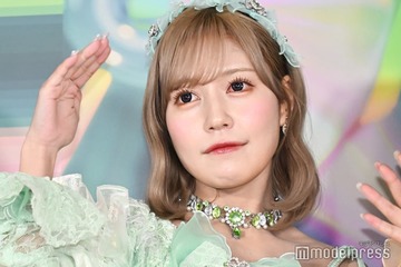 ＝LOVE諸橋沙夏、サンタコスプレ姿で美スタイル映える「可愛すぎて言葉失う」「脚綺麗」とファン絶賛 画像