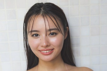 豊島心桜、ふんわり美バスト溢れる「週プレ」表紙登場 画像