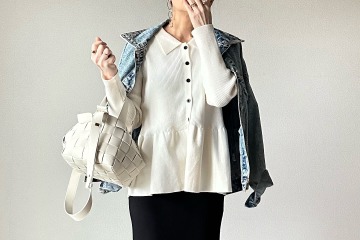 さりげなくお腹をカバー。ペプラムニットとGジャンで作る大人の甘辛ミックススタイル【40代の毎日コーデ】 画像