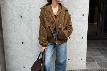 ブラウンのレザー調アウターでつくる旬顔。大人のデニムカジュアルを格上げするには 【40代の毎日コーデ】 画像