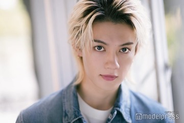 佐野勇斗“大スター”に囲まれる撮影現場の裏話「神の領域」松嶋菜々子の金言も【「おコメの女」インタビュー】 画像