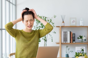 「頭皮はベタつき、フケや臭いも」頑なに洗髪を拒否。認知症の義母が「洗う必要はない」と思い込んでしまった意外な理由とは【2025年度ベスト記事セレクション】 画像