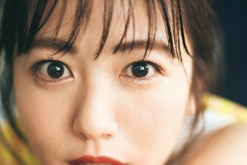 磯山さやか、デビュー25周年写真集の重版決定 魅惑的なボディライン浮かび上がるカットなど公開【余韻】 画像