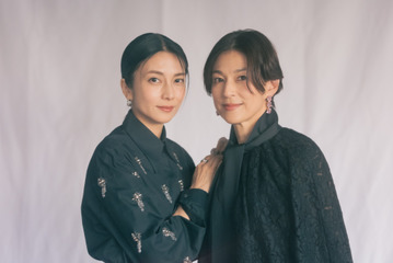【柴咲コウ×鈴木保奈美インタビュー】芸能界の裏側を舞台に確執や闇を描くセンセーショナルな作品に「今の自分だからこそ挑めた」理由 画像