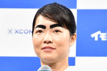 イモトアヤコ「晩ごはん」サムギョプサル風の夕食公開「斬新な献立」「お皿のセンスも素敵」の声 画像