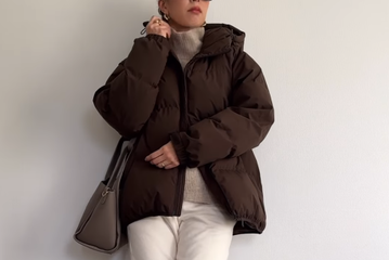 脱・着太りにやっぱり頼れる【ユニクロ】。真冬の屋外イベントも怖くない、防寒と美シルエットを両立したダウンコーデ【40代の毎日コーデ】 画像