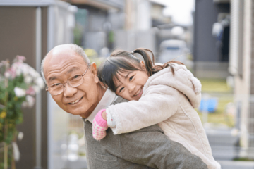 アニメが大好きな5歳孫　80代祖父「おじいちゃんの魔法だぞ」⇒まさかの行動に「かっこいい！」 画像