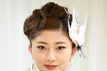 元Berryz工房・熊井友理奈「長身夫婦」モデル夫との2ショットに驚きの声「異次元のスタイル」「雑誌の表紙みたい」 画像