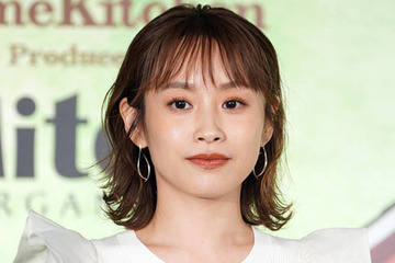 高橋愛「すっごい良い香り」癒しのアイケア！ロールオン美容液を紹介 画像