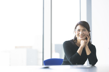 【金子恵美さんインタビュー】出産直後に夫の女性問題が発覚。許せた理由と「出張バッグに仕掛ける驚きの浮気防止法」とは？ 画像