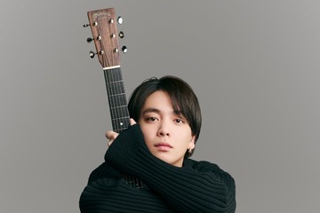 優里、人気女性歌手のライブへ “2ショット”も披露「仲良し兄妹みたい」「グッズ身につけてるの最高」の声 画像