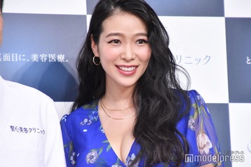 紅蘭、“100坪超”豪邸キッチンで愛娘とお菓子作り「キッチン広すぎてびっくり」「美人母娘すぎる」と驚きの声 画像