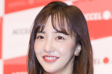 元AKB48板野友美、20周年記念ライブへの出演を振り返る「ファンの方もすごい喜んでくれた」 画像