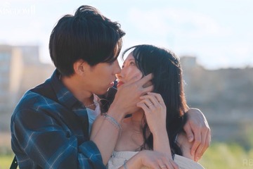 「バチェロレッテ3」参加の坂口隆志、美女にキスで猛アプローチ「上書きオイルしたい」 画像