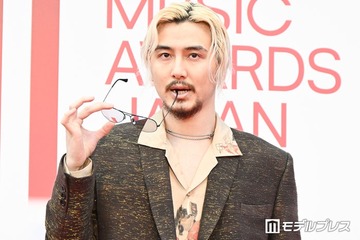 藤井 風、米・マイアミでWBC現地観戦 侍ジャパンユニフォーム姿に「爽やかさと色気がすごい」「めっちゃ似合ってる」の声 画像