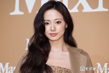 TWICEツウィ、タイトな個性的衣装で美スタイル際立つ「着こなせるのさすが」「見惚れた」と反響 画像