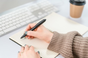 治らない原因不明の不調が、「書く」だけでスーッと消える⁉心療内科の専門医が教えるセルフケア 画像