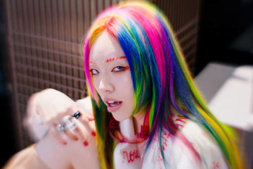 ちゃんみな、ツアーで話題の楽曲「FLIP FLAP」MV公開で反響｜10周年イヤーに勢い 画像