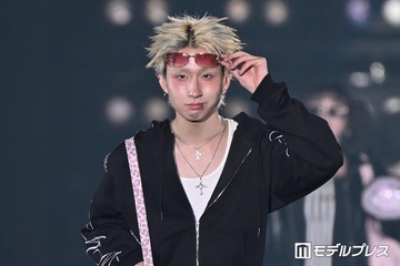 「今日好き」MON7A（もんた）、ジャージ×ピンク小物の平成ギャルファッションでランウェイ【関コレ2026S/S】 画像