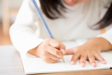 子どもの集中力が続かないのは「タンパク質不足」が原因かも？効果的に摂取するためのおすすめ食材と食べ方【小児科専門医が解説】 画像