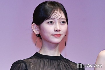 乃木坂46池田瑛紗、圧巻美脚際立つショットに絶賛の声「まるで絵画」「新曲タイトルにちなんだ写真なのかな」 画像