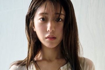 白戸ゆめの、“びしょ濡れ”衝撃カット公開 豊満美バスト溢れる 画像