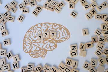 東大入試の英語で合格者の上位１０％になる勉強方法は？「リスニング力を鍛えるツール、人気の単語帳は」 画像