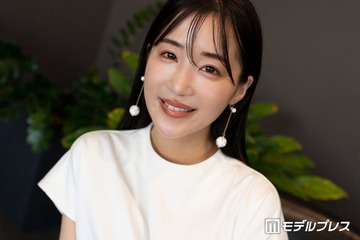「バチェラー4」休井美郷、胸元輝くドレス姿で夫と密着「幸せオーラが眩しい」「身長差が尊い」の声 画像
