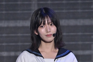櫻坂46村山美羽、ブラックコーデで色白美脚際立つ「大人の魅力」「似合いすぎです」と反響 画像