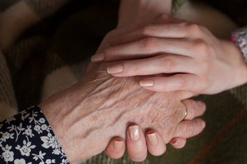 「死に目に会えないのは不幸」という呪い。罪悪感から母の蘇生を求めた娘たちが救われた、医師の意外な言葉 画像