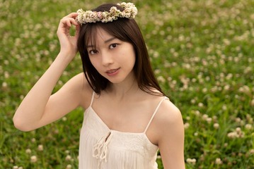 モー娘。牧野真莉愛、アイドル最後の写真集発売へ 美スタイル輝く水着カット公開「完成形と言える作品になった」 画像