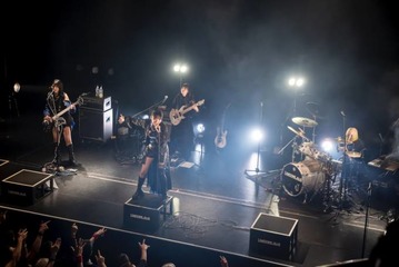 【独自コメント到着】Lonesome_Blue、浅草花劇場でワンマンライブ開催！キングレコードからの2ndフルアルバムリリースと4人目のメンバーとなる新ギタリスト加入をサプライズ発表 画像