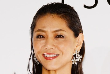 前田典子、夫婦旅行で石垣島へ 抜群スタイル際立つビキニ姿も公開「完璧な美しさ」「脚長い」 画像