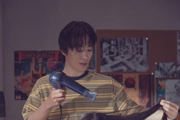 ク・ギョファン、ムン・ガヨンの髪を優しく乾かす…初の本格恋愛映画『サヨナラの引力』場面写真解禁 画像