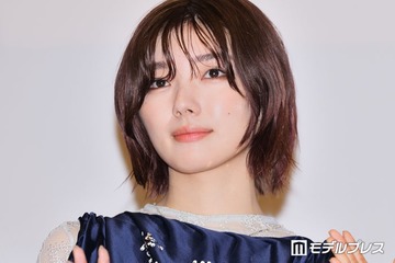 櫻坂46藤吉夏鈴、タイトミニワンピ姿で美脚輝く「可愛さとカッコよさのバランスが神」「スタイル抜群すぎる」と反響 画像