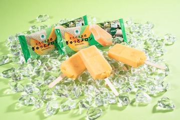 ファミマ、メロン果汁21％の濃厚アイスが今年も登場 夕張＆富良野の恵みを贅沢に配合 画像
