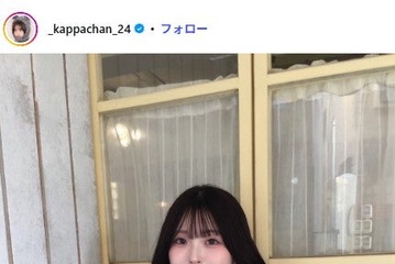 美人インフルエンサー、タイトミニスカから美脚スラリ 韓国制服姿に「脚のラインが綺麗」「お顔小さすぎ」の声 画像