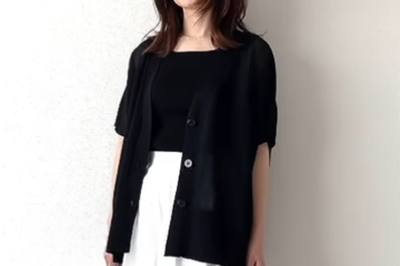 夏に重宝する実用的「黒カーディガン」。爽やかに今っぽく、どう着こなす？【40代的毎日コーデ】 画像
