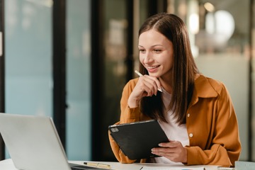 「教養」で人生が変わる？総資産“数百億円”の実業家が「まず学ぶべき」と断言する、社会人に本当に必要な知識とは 画像