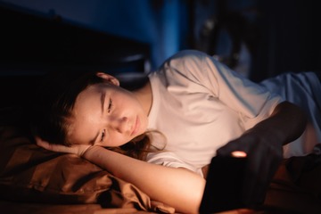 疲れているのに寝つけない、頭が休まらない…そんな日々のモヤモヤを整える「夜のAI習慣」って？【脳科学者がくわしく解説】 画像