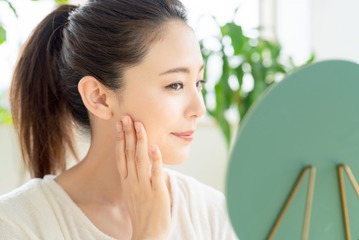 「エッ持ってないの！？」メイク下手な40代女性が「持っていないアイテム」とは（前編） 画像