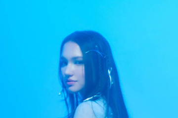 Hana Hope、TVアニメ『さよならララ』EDテーマ「Hearts Glow」MV公開。“ありのままの自分”を自然の中で表現 画像