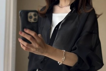 黒なのに軽い。【GU】シアーシャツで魅せる、スタイリッシュな夏のモノトーン【40代の毎日コーデ】 画像