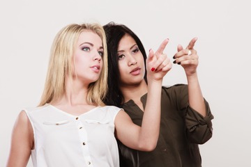 わかりやすっ！「不倫を始めた人の特徴」って、こんなの。周囲にバレバレな言動とは 画像